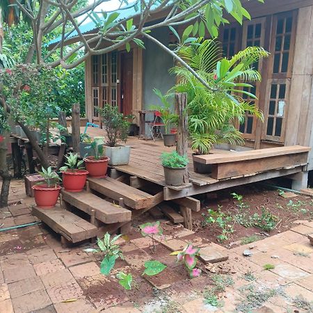 Familyhouse & Trekking Apartment Banlung Exterior photo