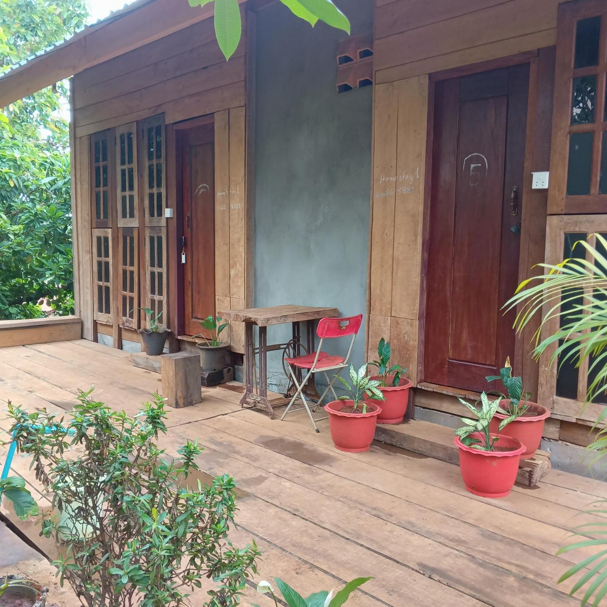 Familyhouse & Trekking Apartment Banlung Exterior photo